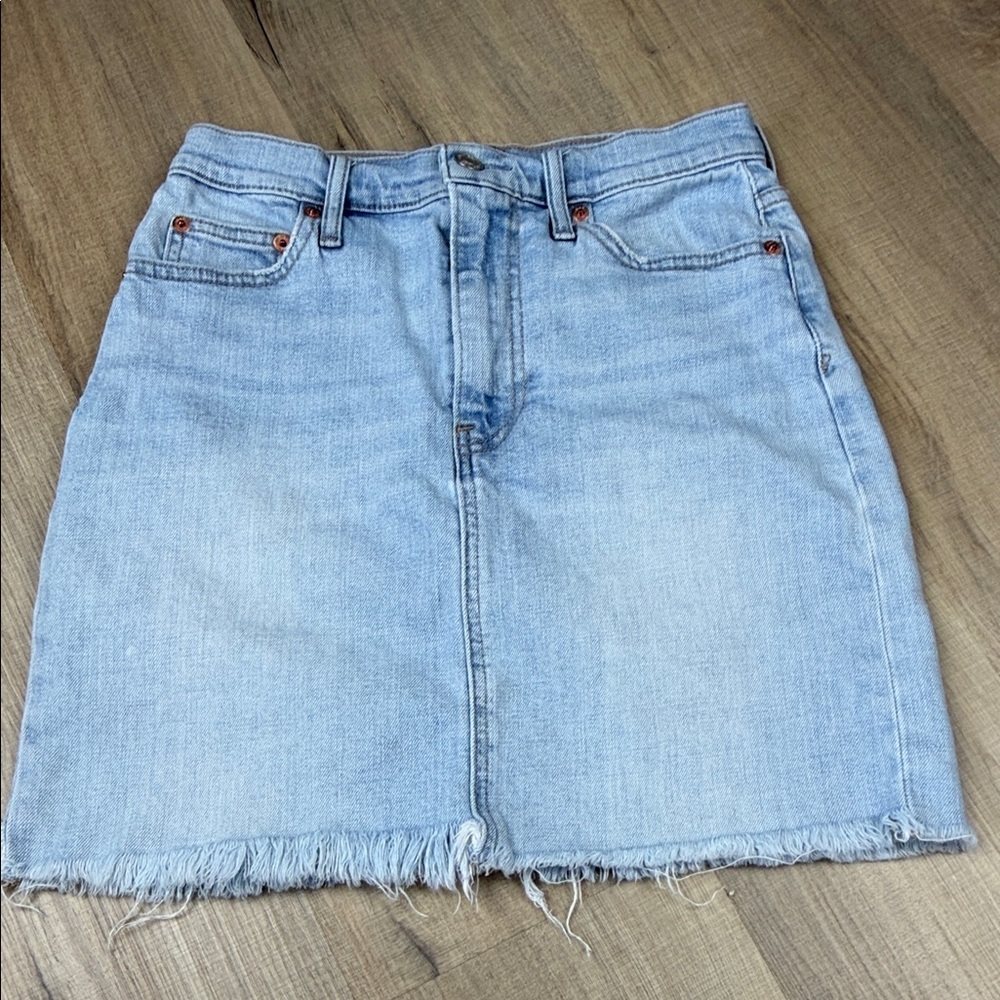 GAP Denim‎ Mini Skirt Women 27 Light Wash Frayed Raw Hem High Rise Cotton
